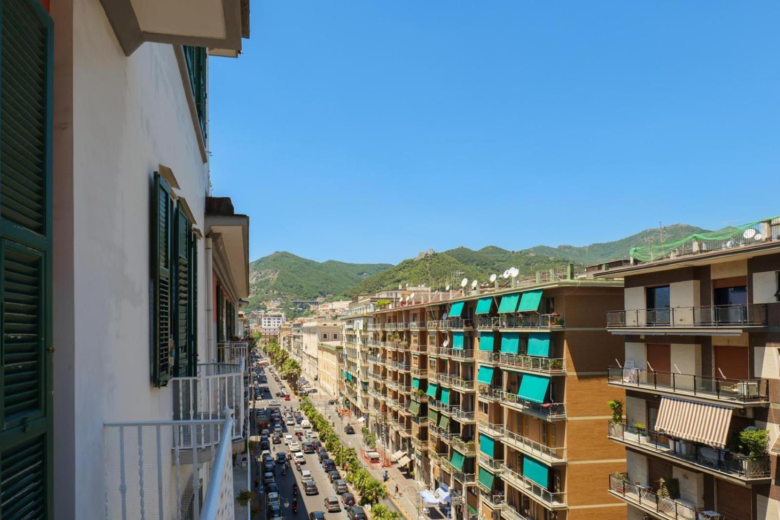 Palazzo Galeoni Luxury Suites Salerno Esterno foto
